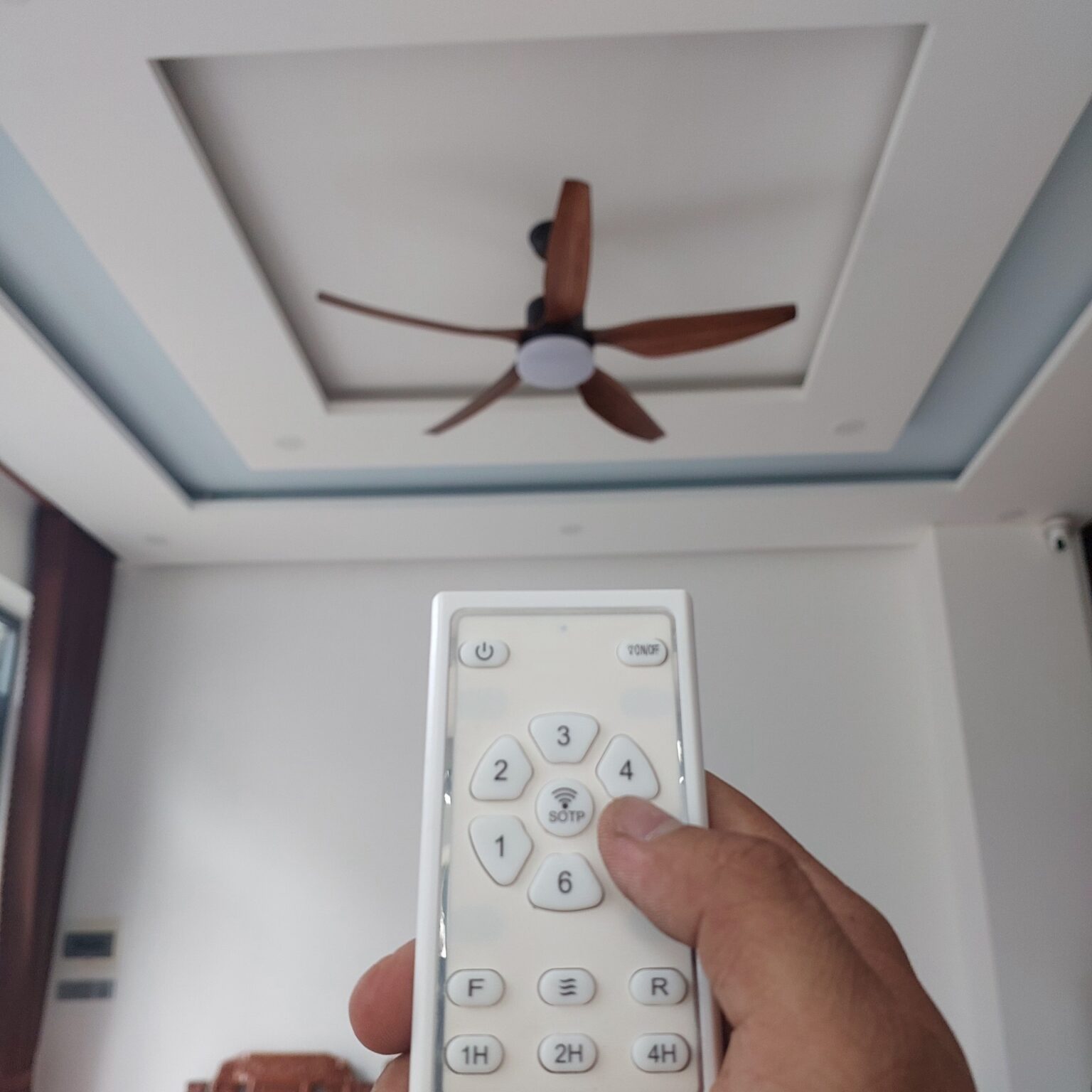 Quạt trần phòng bếp có đèn QViFa - 63-177